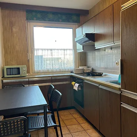 Casa de Férias 4 Bedroom House, 8 Beds, Free Parking, Near Hamburg Quickborn (Pinneberg)